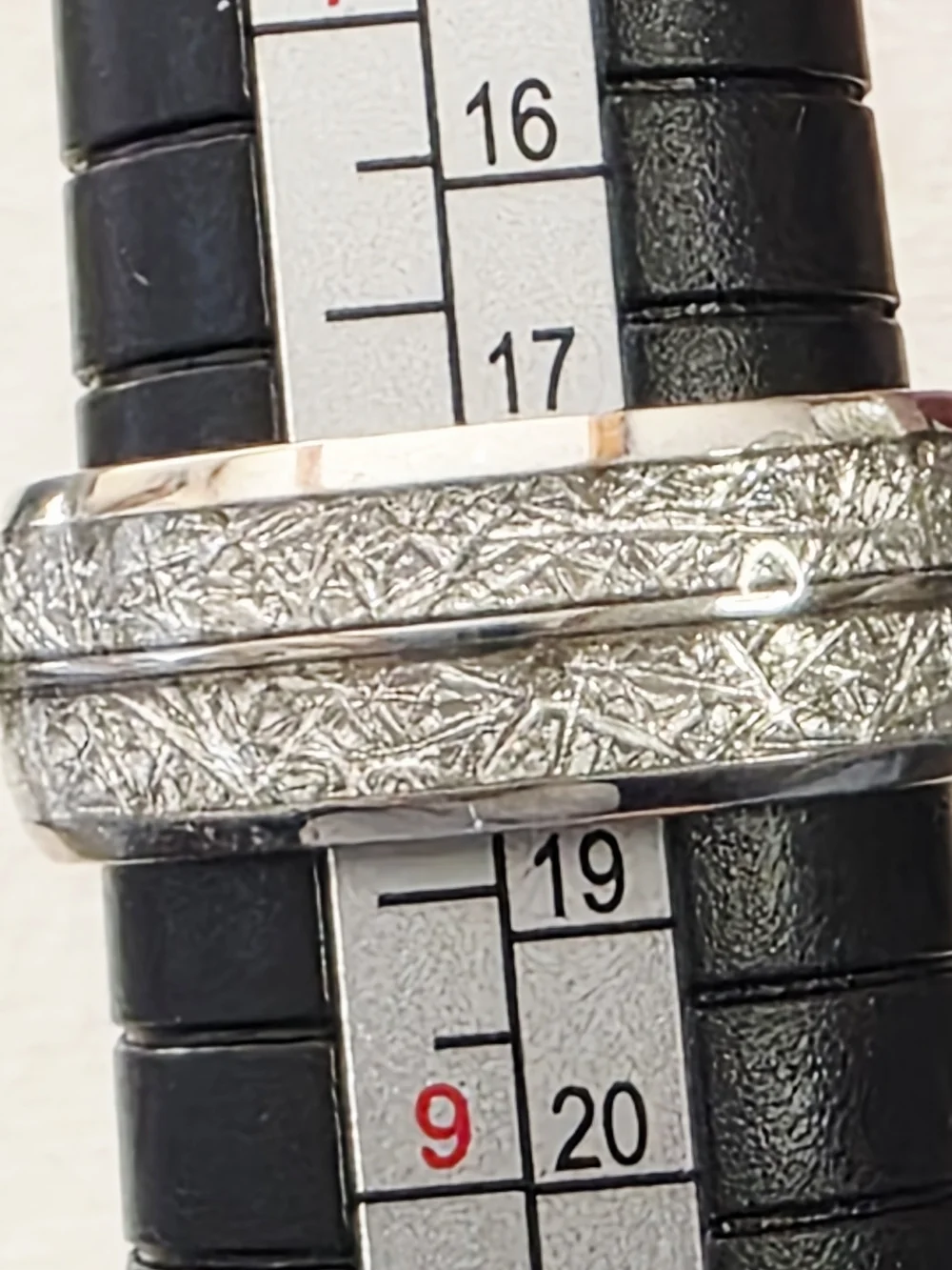 Chunky Etched Inlay Band Ring Minimalist Unisex Smooth Comfort Fit Size 8.5